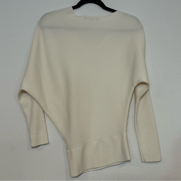 Banana Republic White Asymmetrical Sweater Size XXS - Picture 2 of 5